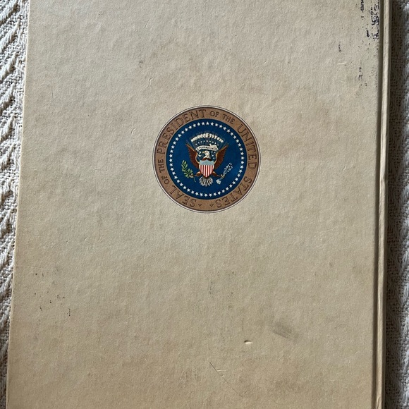 JOHN LENNON (THE BEATLES) KIDS BOOK - YOUNG ROCK STAR vintage book - Picture 6 of 8